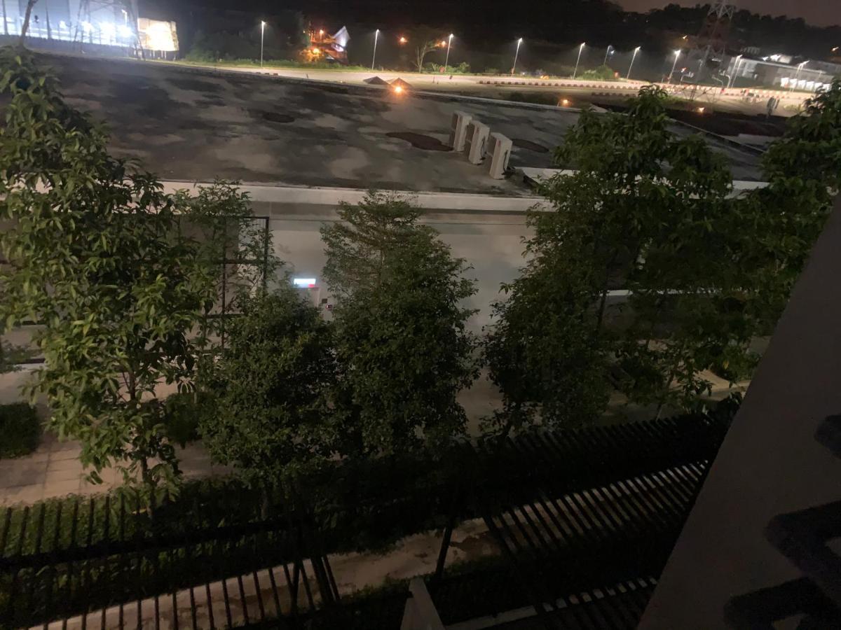 Cozy Sk 1 For 4 Pax Upm Mines Serdang Apartment