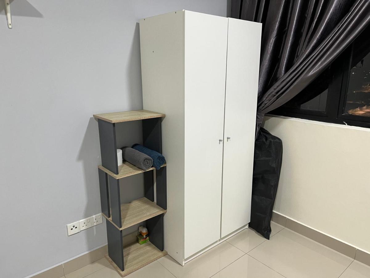 Cozy Sk 1 For 4 Pax Upm Mines Serdang Apartment Seri Kembangan