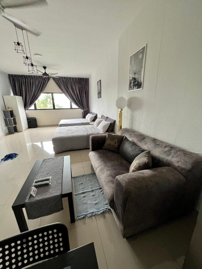 Cozy Sk 1 For 4 Pax Upm Mines Serdang Apartment