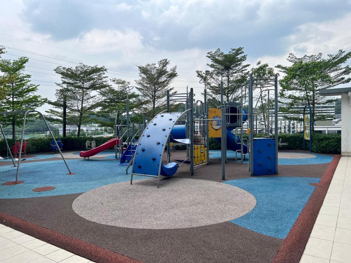 Apartment Cozy Sk 1 For 4 Pax Upm Mines Serdang *